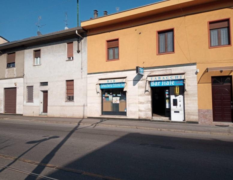 locale commerciale in vendita a Paderno Dugnano in zona Cassina Amata