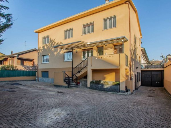 intera palazzina in vendita a Paderno Dugnano
