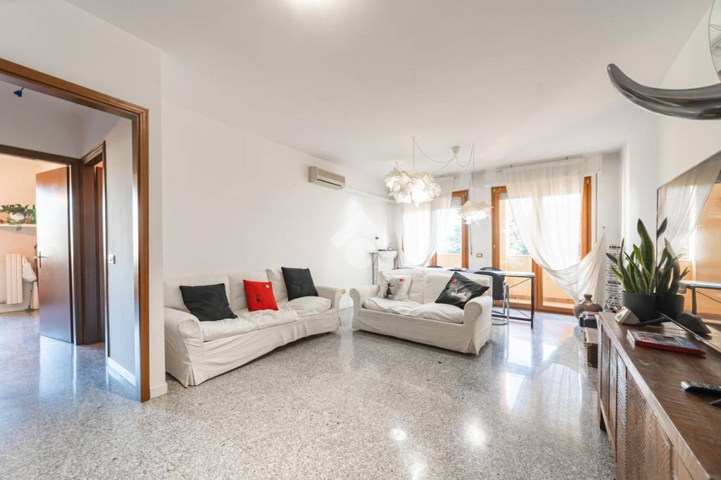 appartamento in vendita a Paderno Dugnano in zona Palazzolo Milanese