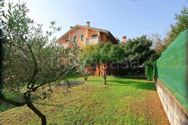 appartamento in vendita a Paderno Dugnano in zona Calderara