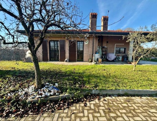 casa indipendente in vendita a Paderno Dugnano in zona Incirano