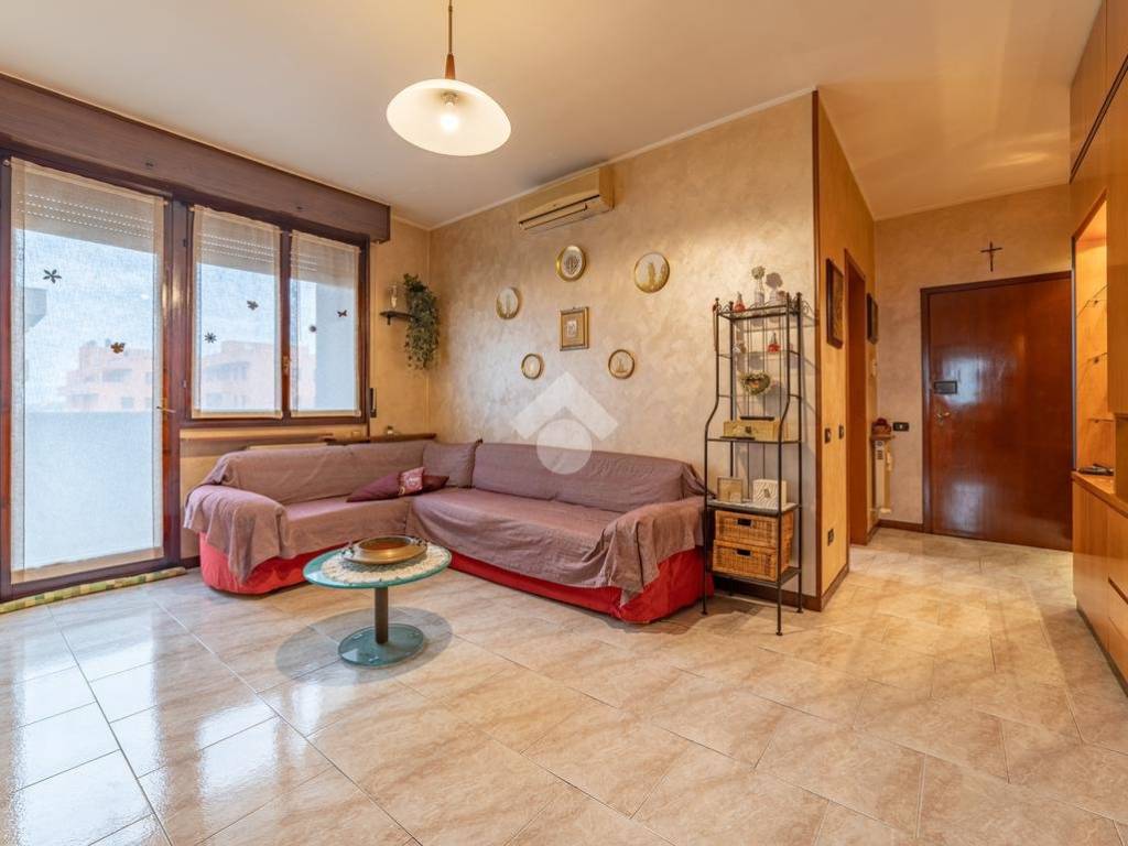 appartamento in vendita a Paderno Dugnano in zona Incirano