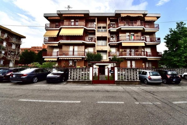 appartamento in vendita a Paderno Dugnano in zona Palazzolo Milanese