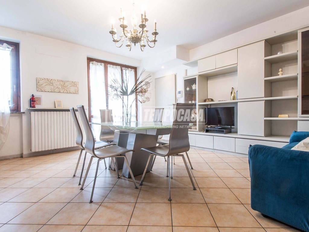 appartamento in vendita a Paderno Dugnano in zona Palazzolo Milanese