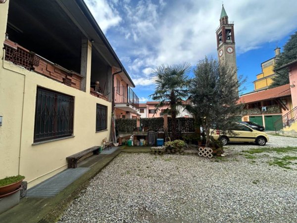 locale commerciale in vendita a Paderno Dugnano