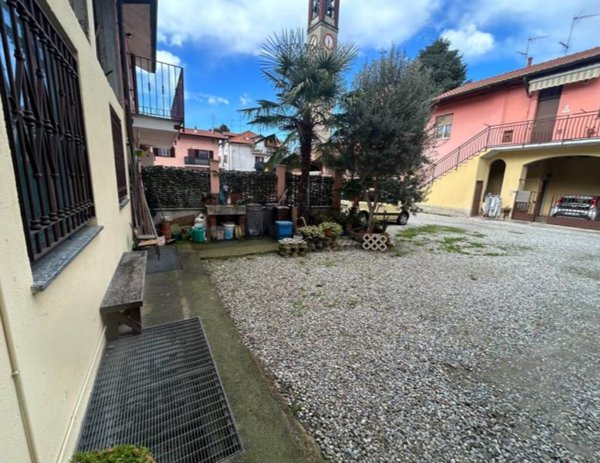 locale commerciale in vendita a Paderno Dugnano