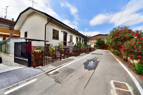 casa indipendente in vendita a Paderno Dugnano