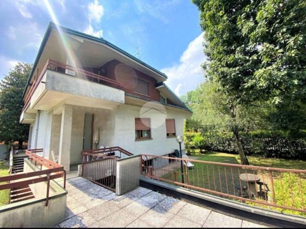 casa indipendente in vendita a Paderno Dugnano