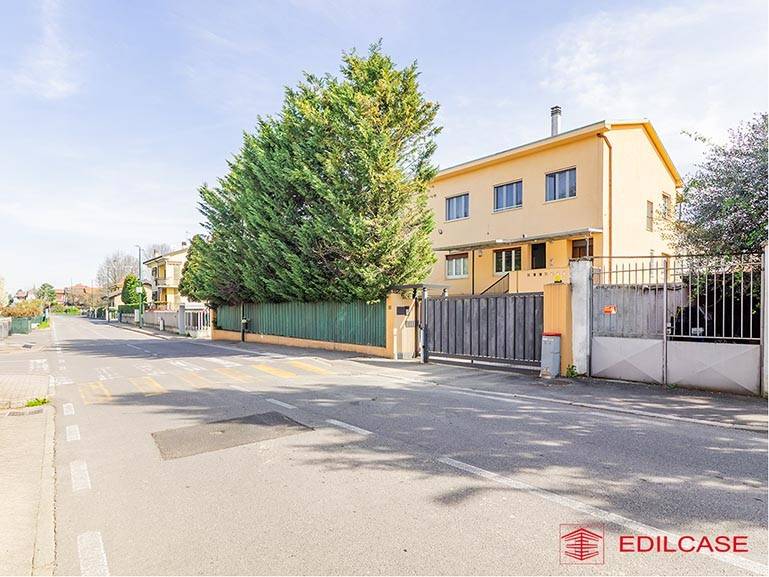 intera palazzina in vendita a Paderno Dugnano in zona Palazzolo Milanese