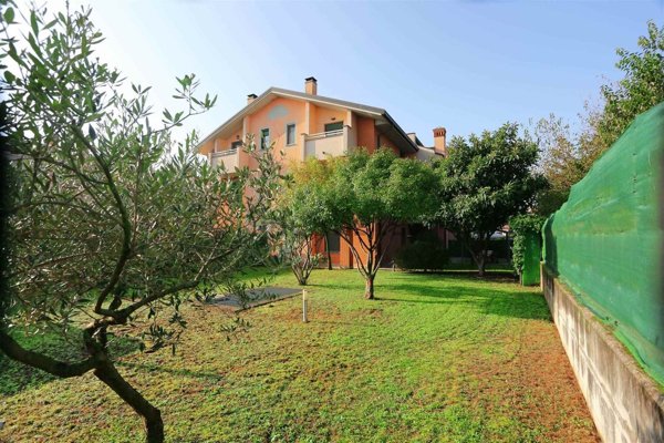 appartamento in vendita a Paderno Dugnano in zona Calderara
