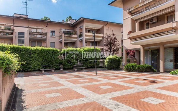 appartamento in vendita a Paderno Dugnano in zona Incirano