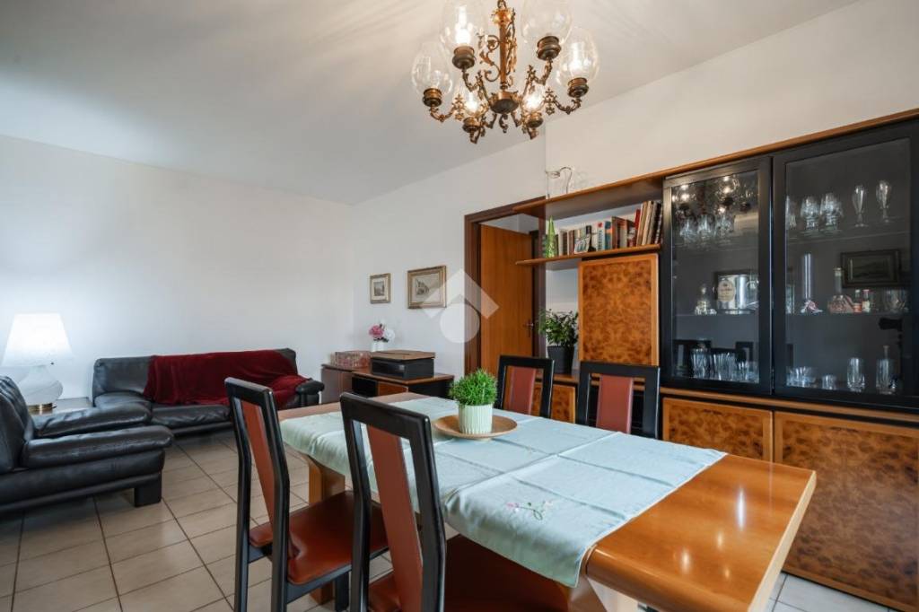appartamento in vendita a Paderno Dugnano in zona Cassina Amata