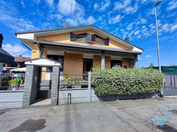 casa indipendente in vendita a Paderno Dugnano in zona Palazzolo Milanese