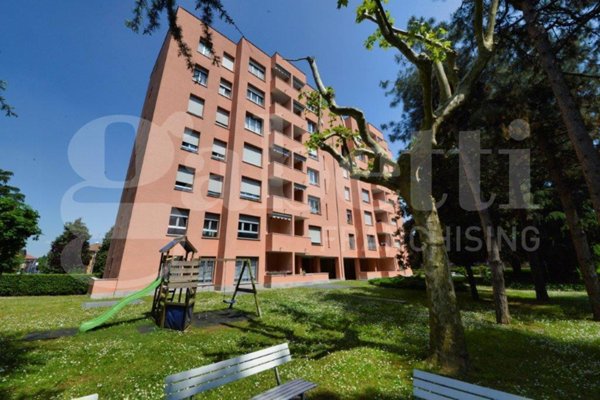 appartamento in vendita a Paderno Dugnano in zona Cassina Amata