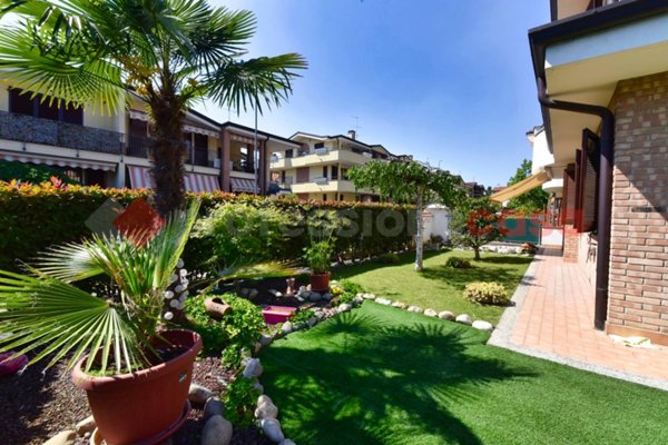 appartamento in vendita a Paderno Dugnano in zona Incirano