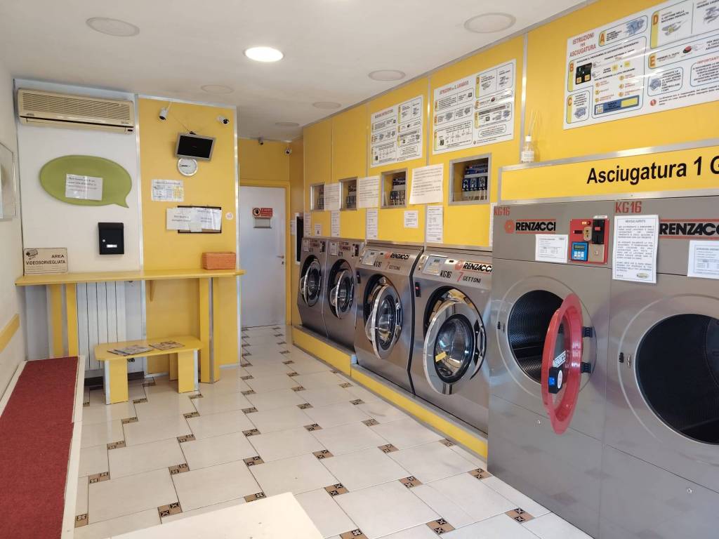 negozio in vendita a Paderno Dugnano
