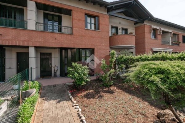 casa indipendente in vendita a Paderno Dugnano in zona Calderara
