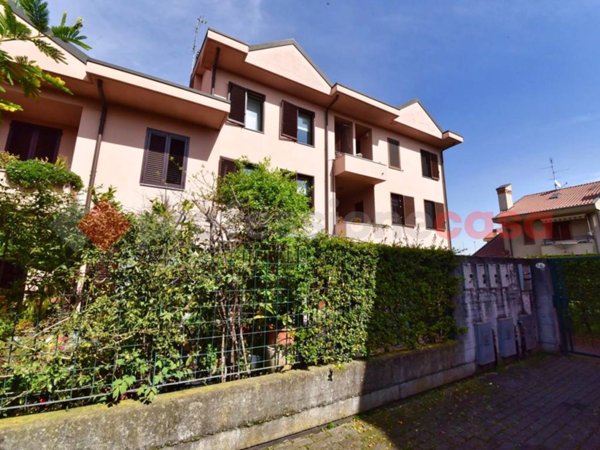 appartamento in vendita a Paderno Dugnano in zona Incirano
