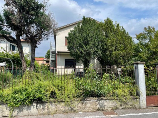 casa indipendente in vendita a Paderno Dugnano in zona Cassina Amata