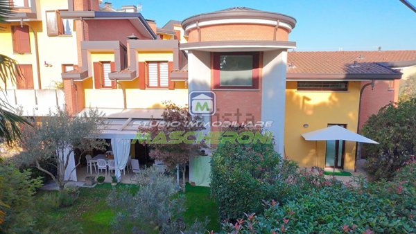 casa indipendente in vendita a Paderno Dugnano in zona Cassina Amata