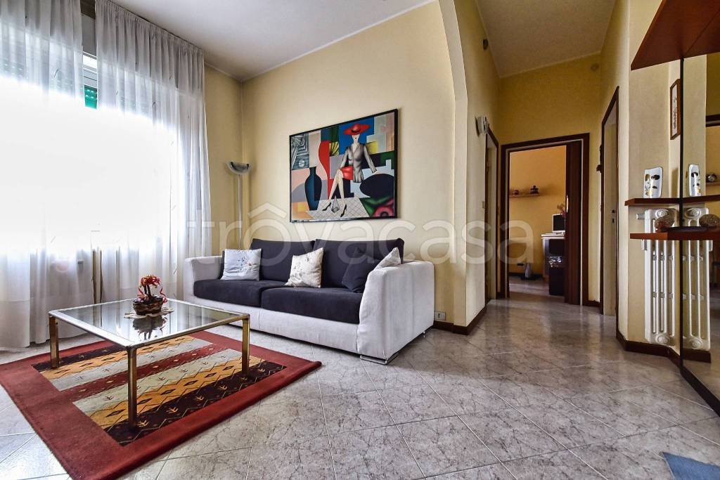 appartamento in vendita a Paderno Dugnano in zona Cassina Amata