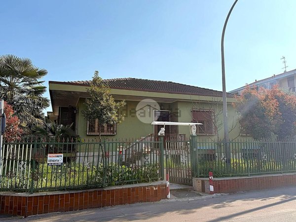 casa indipendente in vendita a Paderno Dugnano in zona Palazzolo Milanese