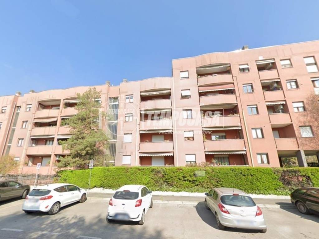 appartamento in vendita a Paderno Dugnano in zona Cassina Amata
