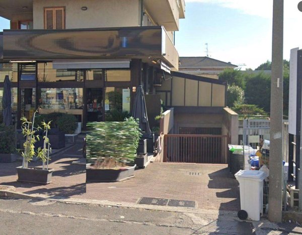 locale di sgombero in vendita a Paderno Dugnano