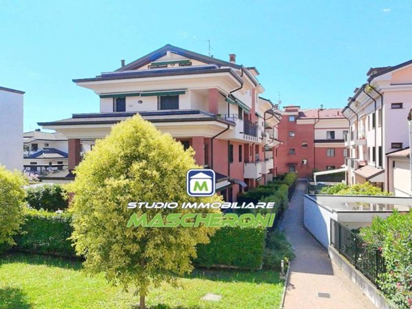 appartamento in vendita a Paderno Dugnano in zona Palazzolo Milanese