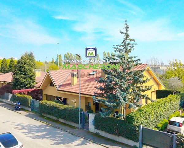 casa indipendente in vendita a Paderno Dugnano