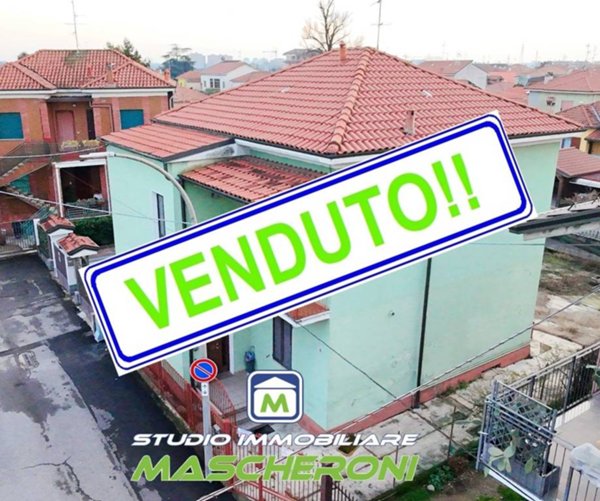 casa indipendente in vendita a Paderno Dugnano in zona Calderara