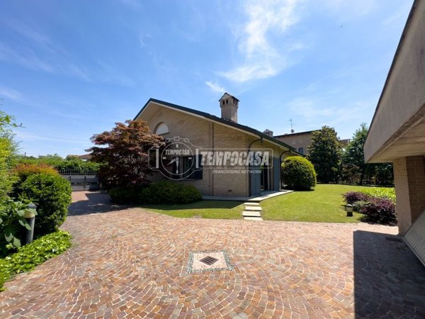 casa indipendente in vendita a Paderno Dugnano