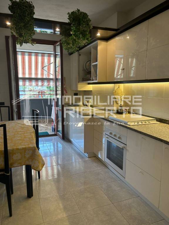 appartamento in vendita a Paderno Dugnano in zona Cassina Amata