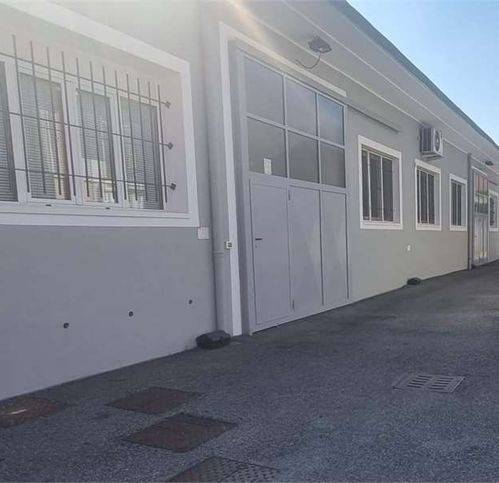 negozio in vendita a Paderno Dugnano