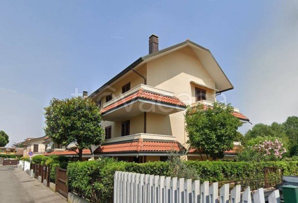 casa indipendente in vendita a Paderno Dugnano in zona Cassina Amata