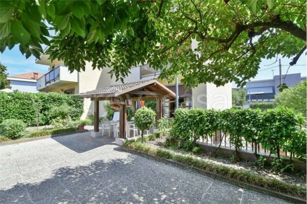 casa indipendente in vendita a Paderno Dugnano in zona Calderara