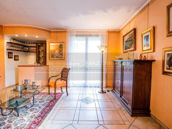 casa indipendente in vendita a Paderno Dugnano in zona Calderara