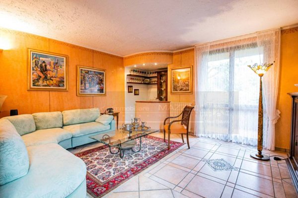 casa indipendente in vendita a Paderno Dugnano in zona Calderara