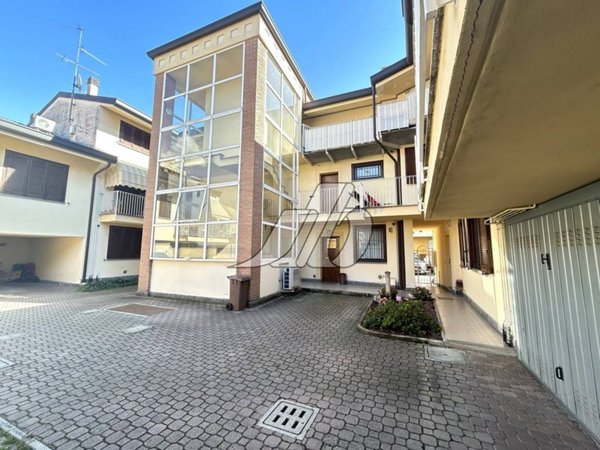 appartamento in vendita a Paderno Dugnano in zona Cassina Amata