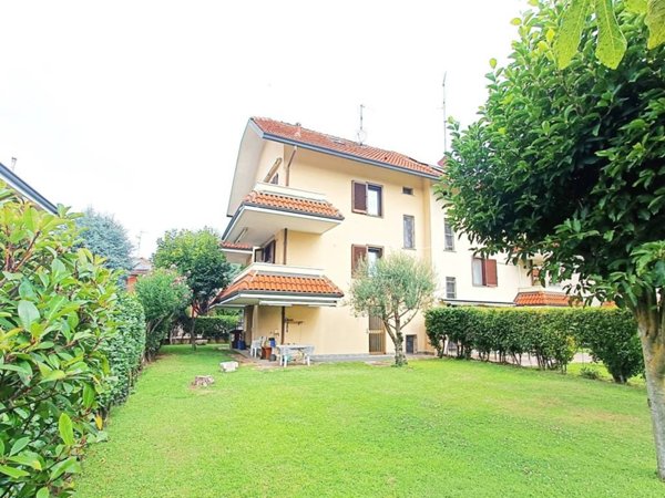 casa indipendente in vendita a Paderno Dugnano in zona Cassina Amata