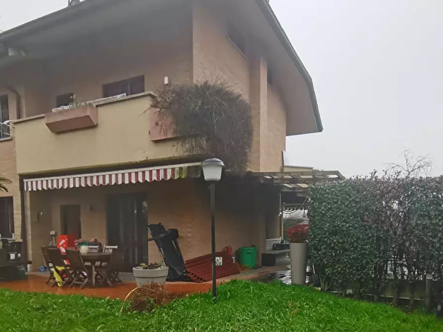 casa indipendente in vendita a Paderno Dugnano in zona Calderara