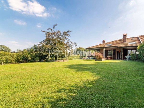 casa indipendente in vendita a Paderno Dugnano in zona Incirano