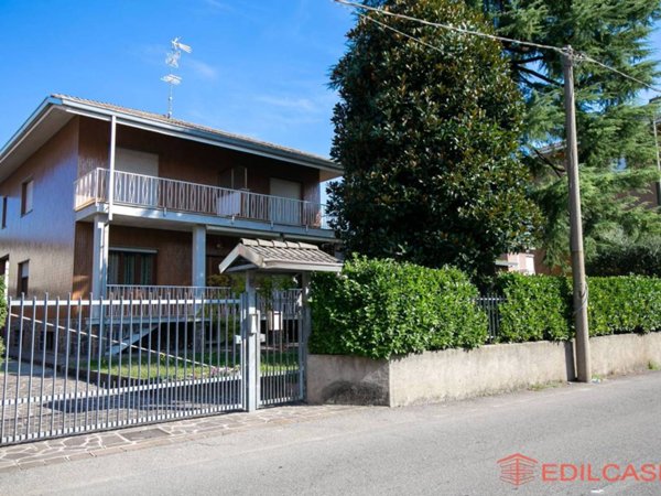 casa indipendente in vendita a Paderno Dugnano