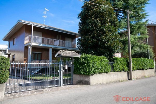 casa indipendente in vendita a Paderno Dugnano