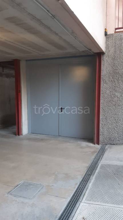 locale commerciale in vendita a Paderno Dugnano