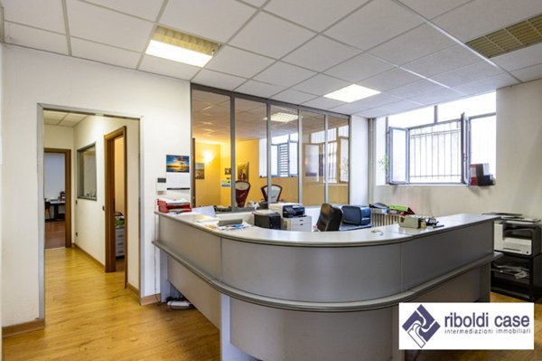 locale di sgombero in vendita a Paderno Dugnano