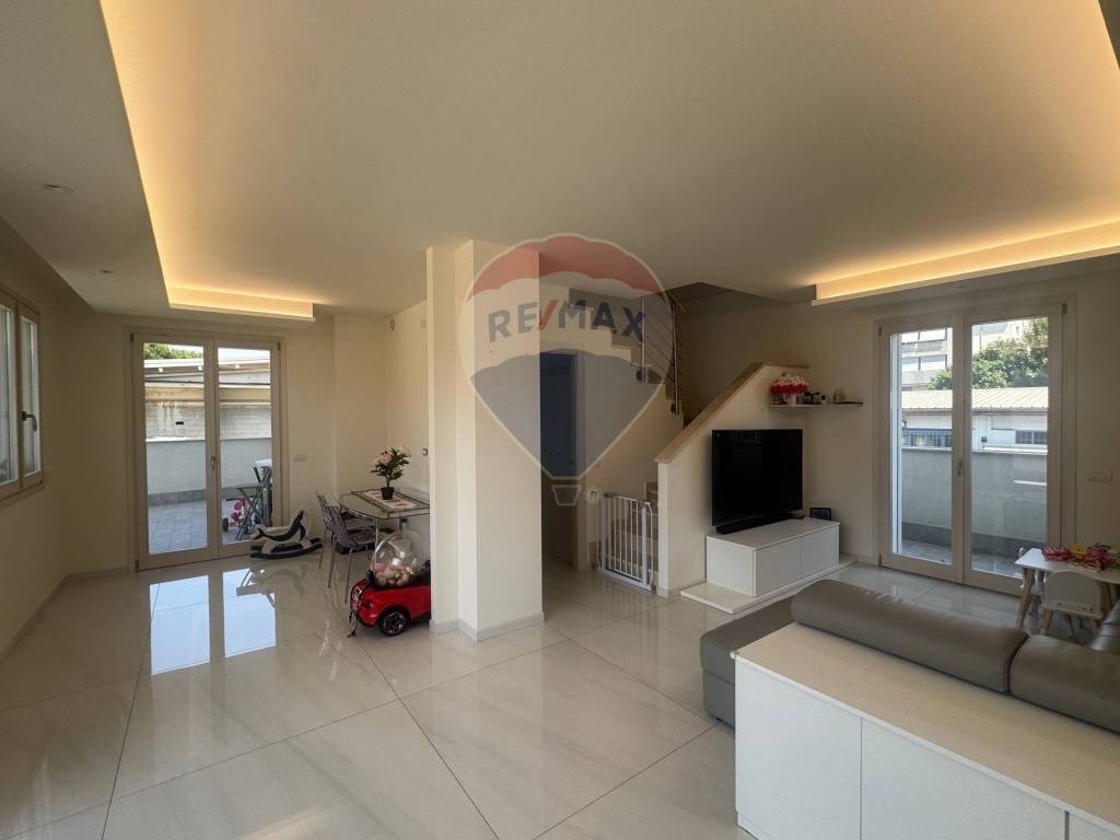 appartamento in vendita a Paderno Dugnano in zona Calderara