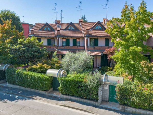 casa indipendente in vendita a Paderno Dugnano in zona Cassina Amata