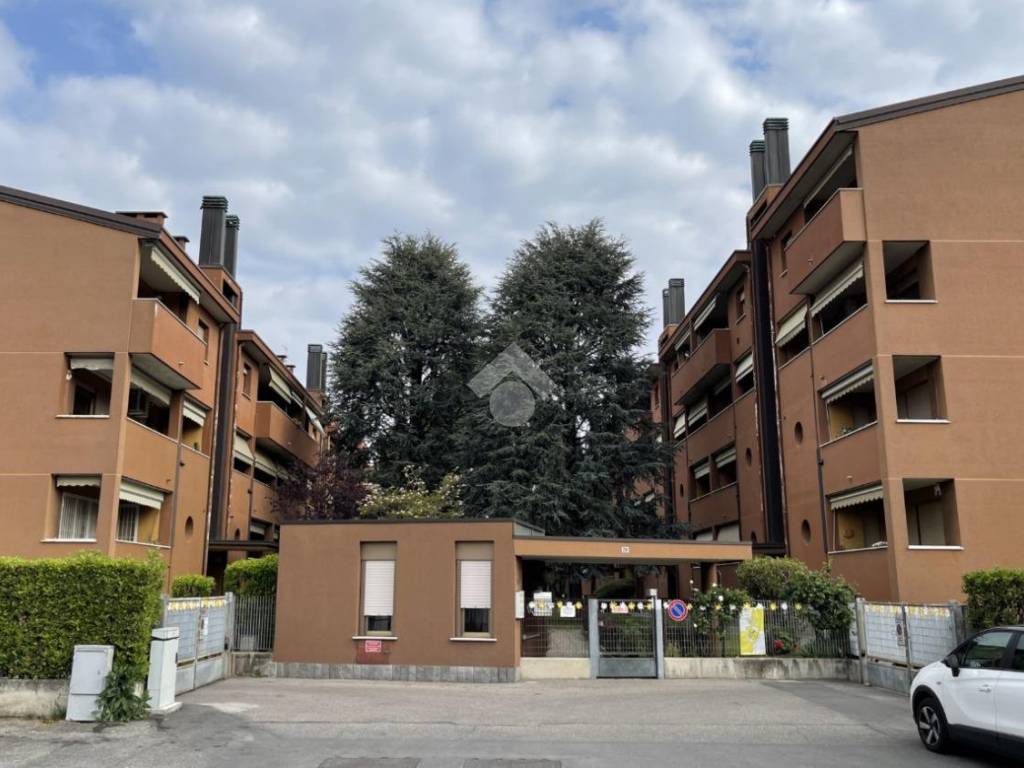appartamento in vendita a Paderno Dugnano in zona Cassina Amata