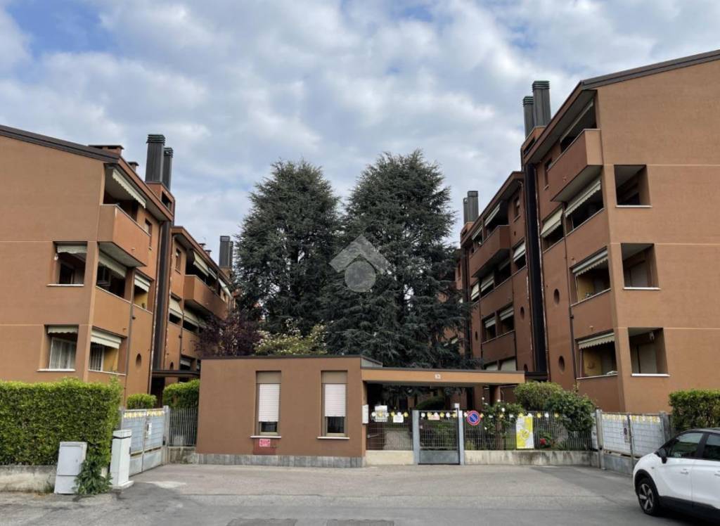 appartamento in vendita a Paderno Dugnano in zona Cassina Amata